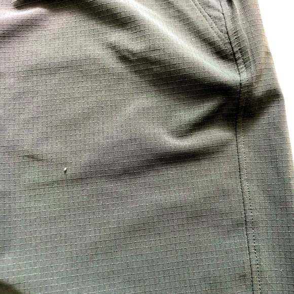 Athleta Dark Green Men's Cargo Pants - Picture 8 of 11
